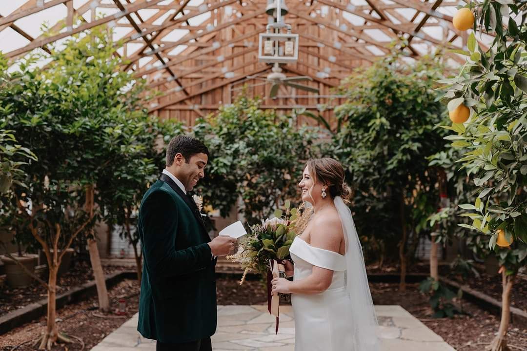 Sweet garden wedding brings vintage style to Tennessee barn