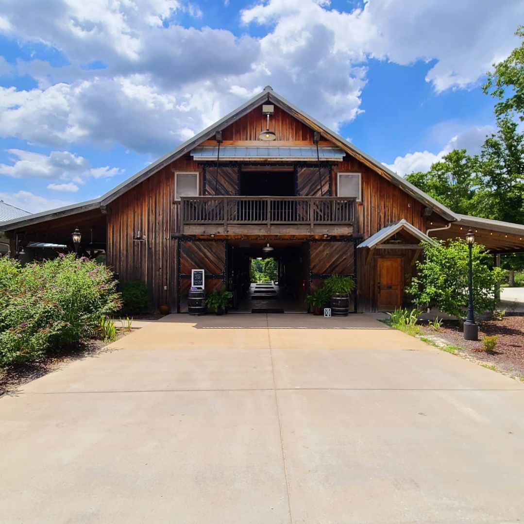 Stablessandy creek farms springville tn wedding venue sandy creek farms