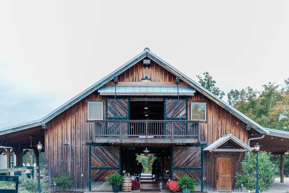 sandy creek farms the stabled rustic barn reception venue