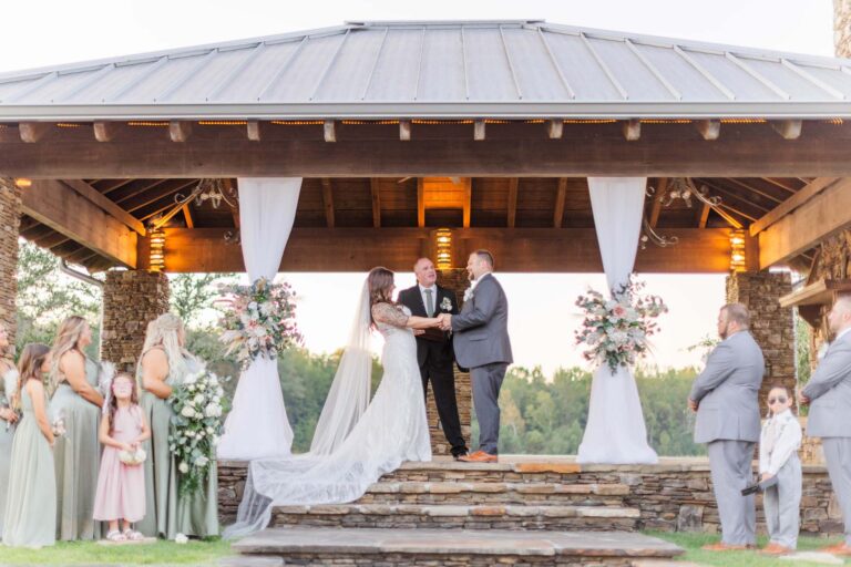 CeremonyIslandBrideandGroom